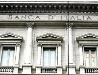 Italia, per Bankitalia: "Destino legato allo spread" e Fitch "Possibile doppio taglio"