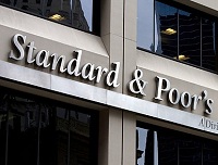 S&P manda l'Italia in "serie B". Per l'Abi "decisione irresponsabile"