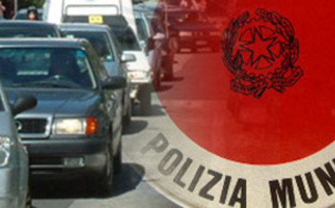 Ausiliari del traffico competenti per le multe solo nelle "strisce blu"