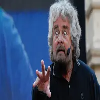 Equitalia, Grillo: "Prima di condannare gli attentati bisogna capire le ragioni"