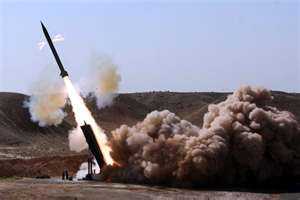 Iran sfida l'occidente testando un missile a medio raggio