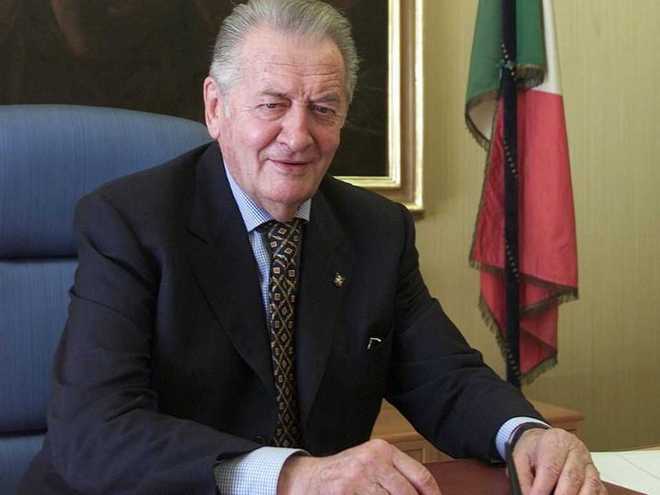 È morto Mirko Tremaglia, l'ex ministro degli italiani nel mondo