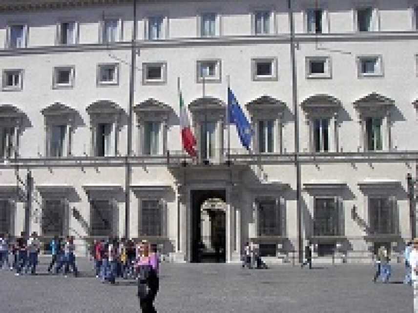 Istat, le retribuzioni di palazzo Chigi non conoscono crisi: +15 %