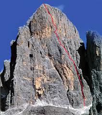 Crolla una parete delle Dolomiti