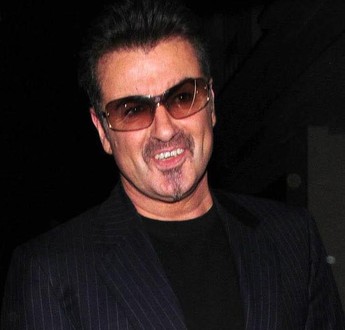 George Michael sta meglio, esce dall'ospedale