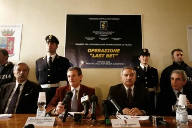 Calcioscommesse: spuntano le prime intercettazioni. Trovato il computer di Doni