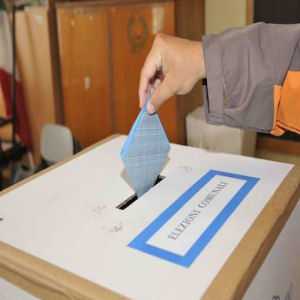 Elezioni Catanzaro: sindaco Traversa protocolla dimissioni, si va al voto