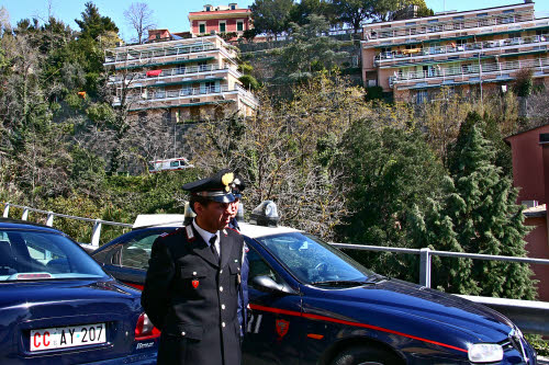 Ragazzo freddato sotto casa: un agguato in piena regola
