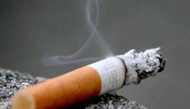 Manovra: in arrivo sigarette più care