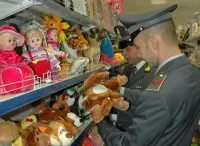 Palermo, sequestrati oltre 54.000 prodotti contraffatti : Denunciata una cinese