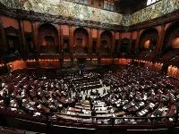 Rinvio taglio stipendi, i parlamentari s'infuriano