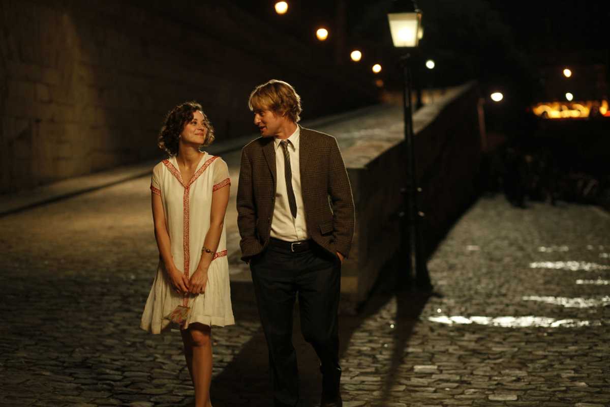 Mezzanotte a Parigi, ma Woody Allen non tramonta mai