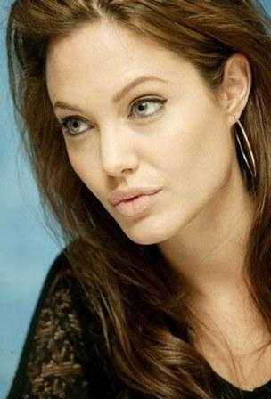 La Jolie forse in un thriller di Besson, ma intanto è accusata di plagio