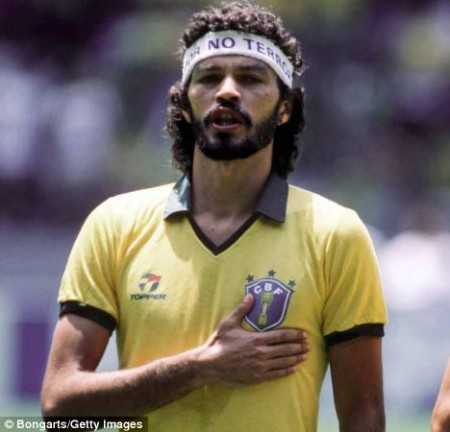 Addio Socrates. Una gastrite si porta via il mitico campione della Nazionale brasiliana