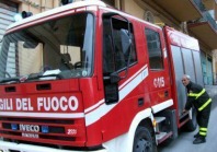 Muore carbonizzato nella sua roulotte