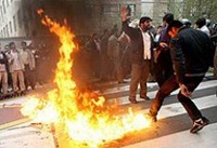 Scontri in Iran, ambasciata britannica evacuata