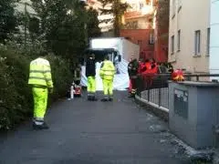 Cedono i freni di un camion, 2 donne travolte