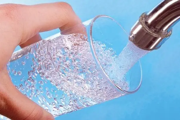Energia e acqua, aumenti delle bollette