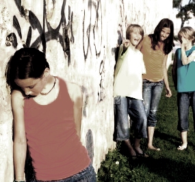 Bullismo: ora anche le ragazze fanno le bulle
