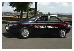 Tabaccaia mette in fuga rapinatore