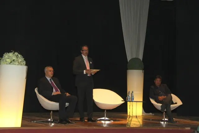 Tutto esaurito al Teatro Gradinetti per il primo appuntamento di "Processo alla Calabria"