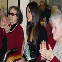 Miss Italia 2011: Stefania Bivone a Novara tra gli anziani fotogallery