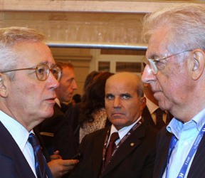 Vertice  PdL a Palazzo GRAZIOLI: Berlusconi più pratico