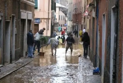 Grillo contro tutti e la rabbia per una tragedia (quella di Genova) che forse poteva essere evitata