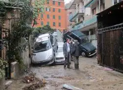 Maltempo Genova, travolta da un nubifragio ( Video )