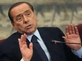 Berlusconi: nuova legge ad personam nel decreto di sviluppo
