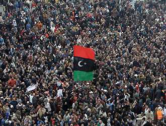 Libia ora LIBERA: l'inno nazionale cantato unisce ribelli e non