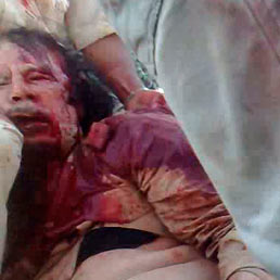 La morte di Gheddafi: spettacolo indecente