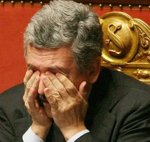 D'Alema indagato per finanziamento illecito