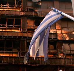 Grecia come la piazza dei Black bloc a Roma