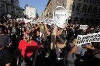 Indignati, i “Draghi ribelli” sgomberati durante la notte