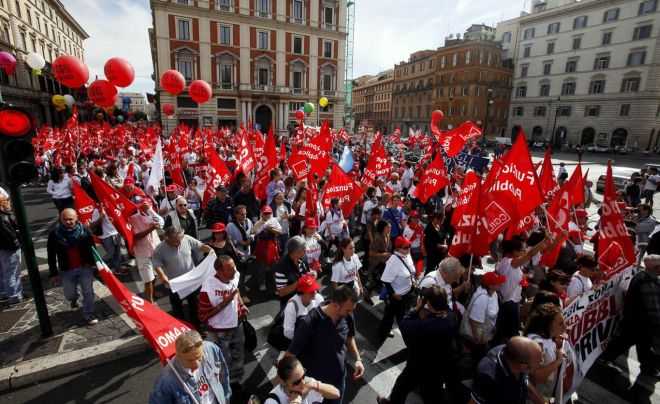 Cgil, corteo a Roma in difesa del lavoro
