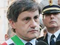 Alemanno contro le manifestazioni: cortei e sit-in vietati nelle piazze storiche