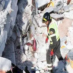 Crolla una palazzina a Barletta: 5 donne morte, tra cui una quattordicenne