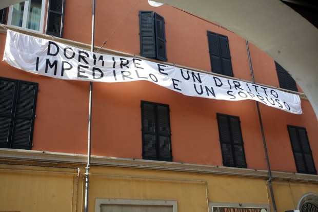 Antidegrado: tra Piazza Verdi e Via Petroni lo scontro fra movida e residenti