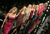 Un, deux, trois parte la settimana della moda parigina