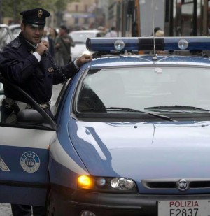 Napoli, bussano alla porta e ammazzano 24enne