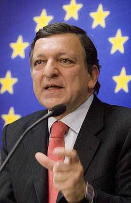 Barroso: apertura ad eurobond e sostegno alla Grecia