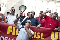 Corteo lavoratori Fiat, bloccano traffico Roma. Alemanno "Bloccare manifestazione"