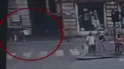 Pestato in pieno centro genovese per una collanina