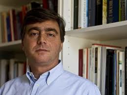 Berlusconi a Lavitola: "Non tornare in Italia"