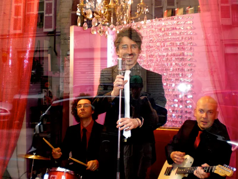 A(Amami): nuovo singolo e videoclip per gli Agrado