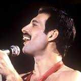 Una rapsodia che si rinnova nel tempo: tributo a Freddie Mercury