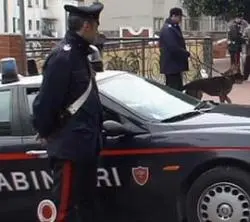 Un colpo di clacson di troppo e finisce in ospedale: è in fin di vita