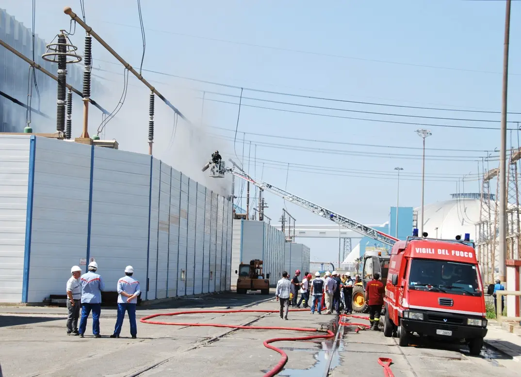 Incendio a Torre Valdaliga. Sopralluogo del sindaco di Tarquinia
