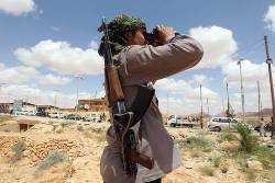 Libia: gli insorti attaccano Tripoli, occupato l'aeroporto internazionale